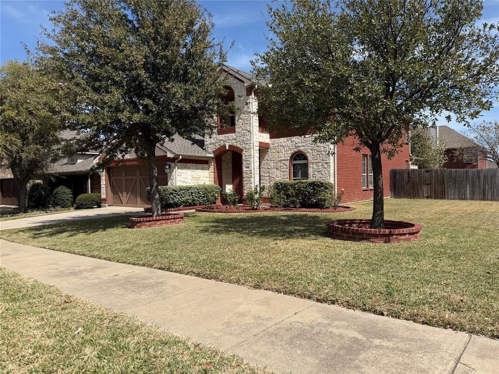 304 Serenade Ln - Photo 3 of 28