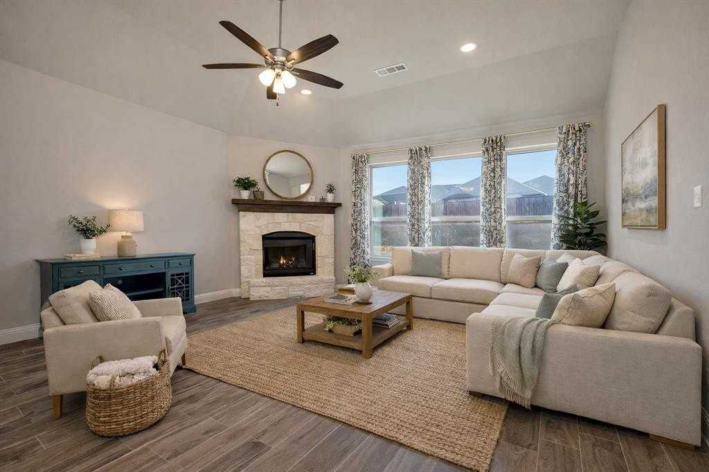 9820 Surveyor Rd - Photo 3 of 33