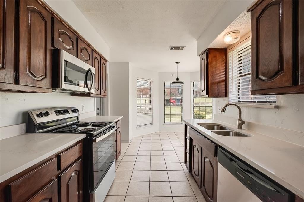 9625 Cherry St - Photo 4 of 23