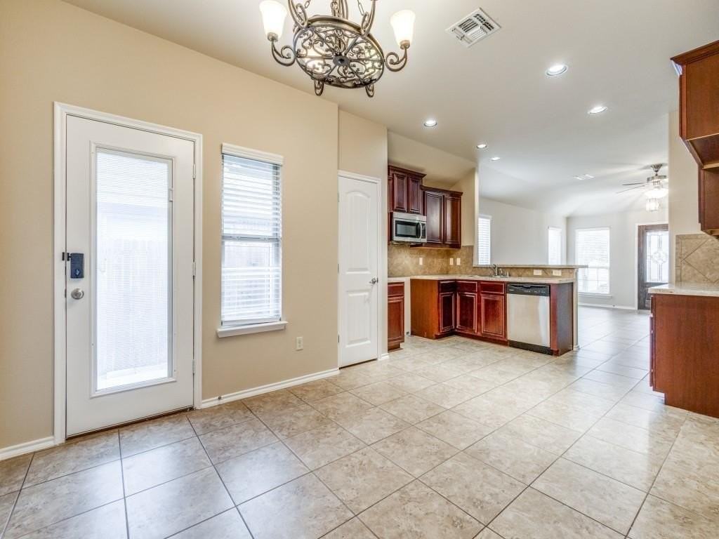 1312 Silver Maple Ln - Photo 4 of 12