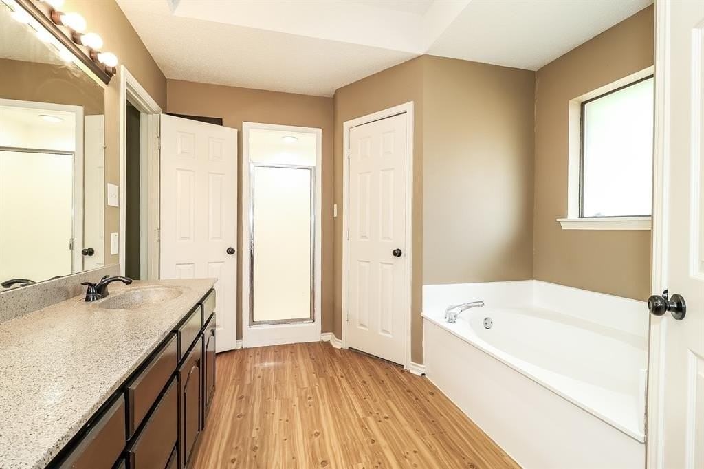 10253 Sunset View Dr - Photo 3 of 15