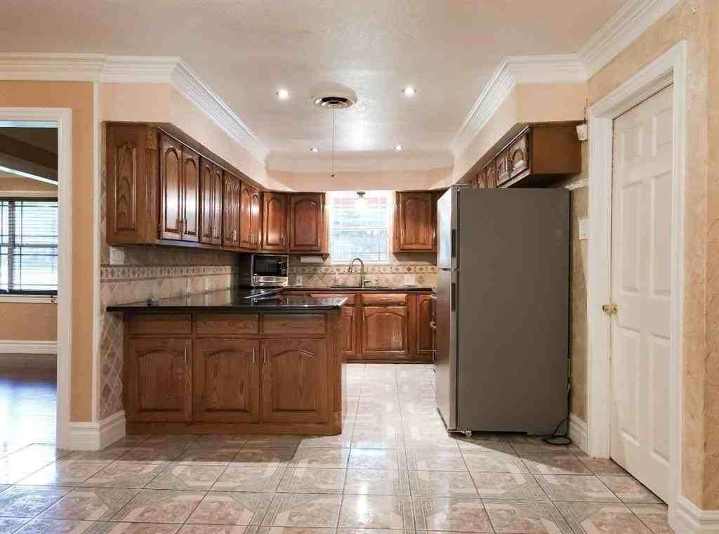 518 Harn Dr - Photo 4 of 20