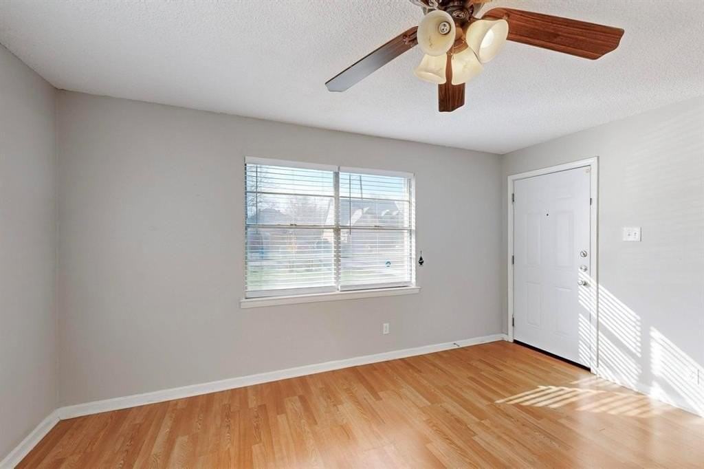 8707 Slay St - Photo 3 of 14