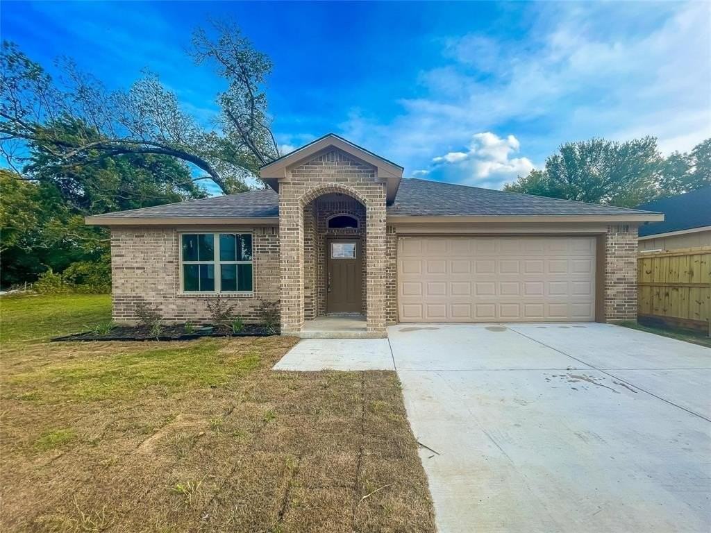 3318 Rutledge St - Photo 4 of 23