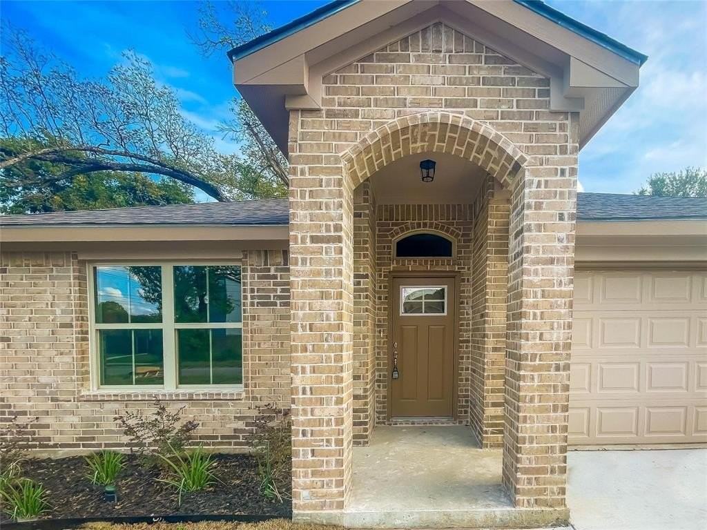 3318 Rutledge St - Photo 5 of 23