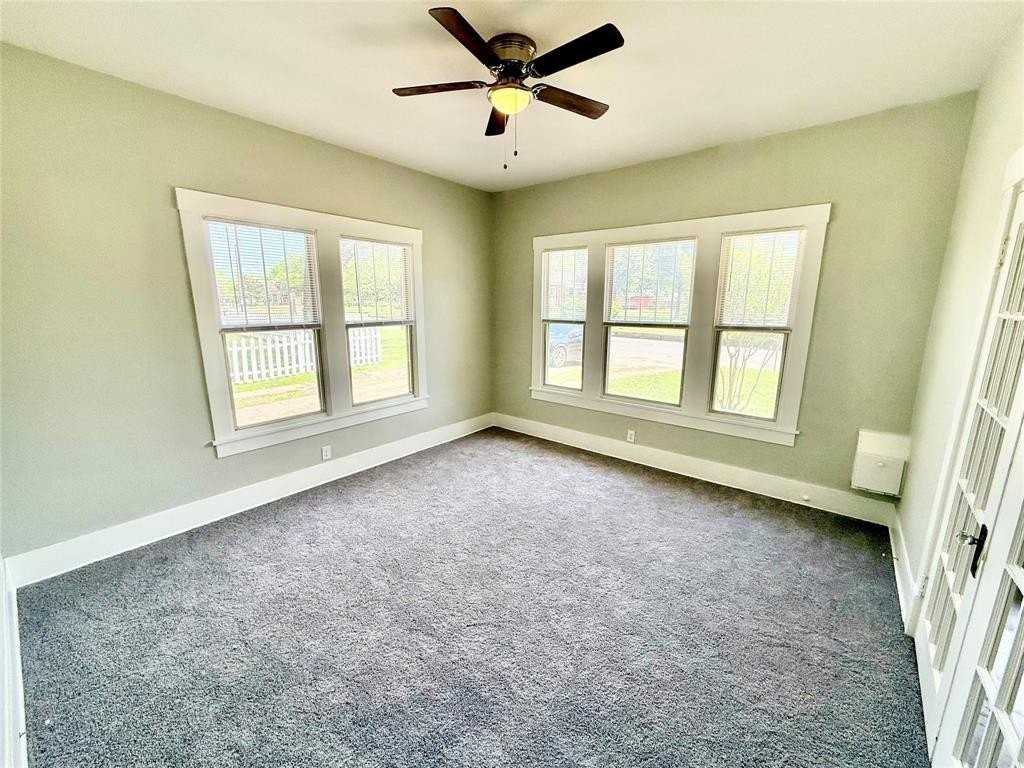 1201 E Lamar St - Photo 6 of 40