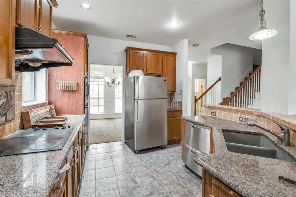 413 Majesty Dr - Photo 2 of 12