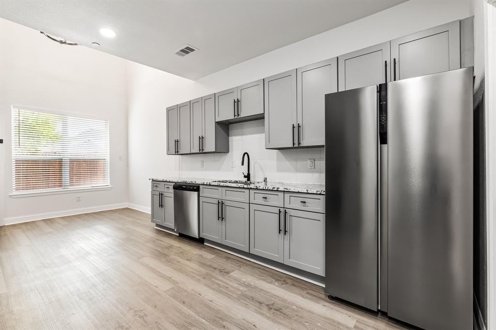 3242 Wexford Dr - Photo 6 of 20