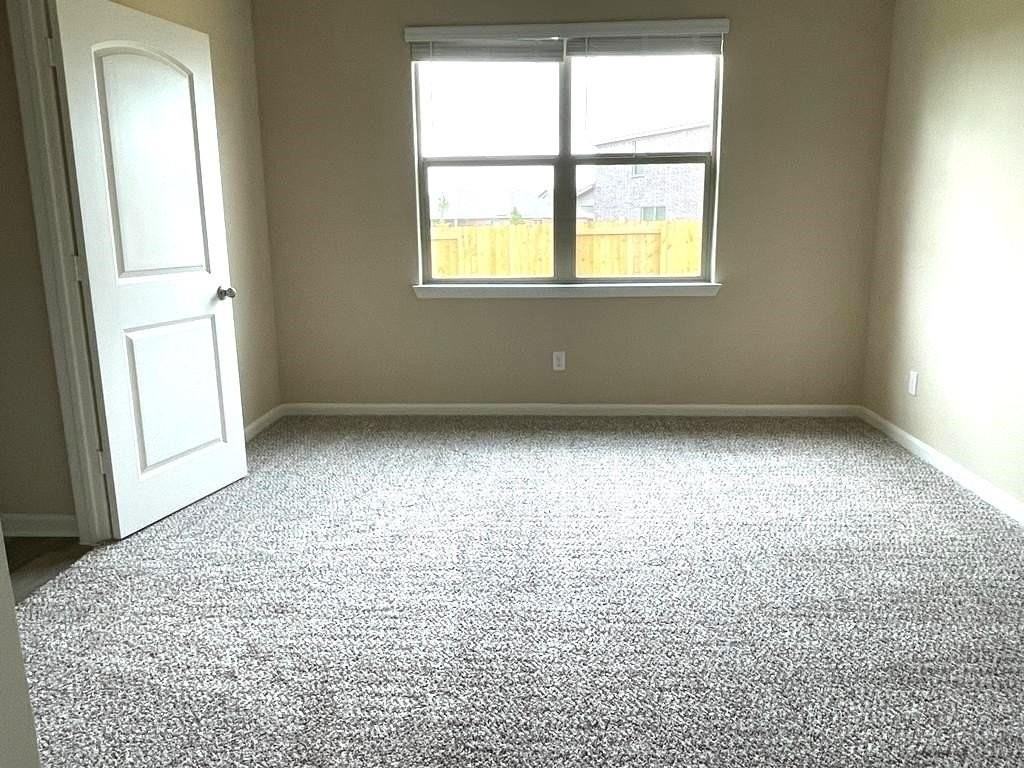 1149 Beaverwood Ln - Photo 7 of 21