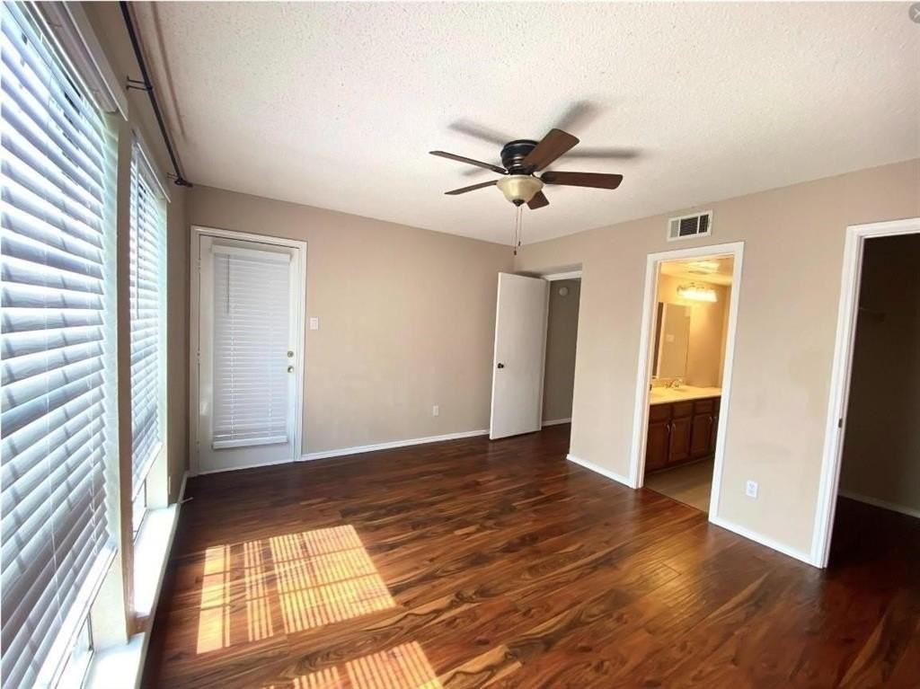 3101 Townbluff Dr #423 - Photo 7 of 11