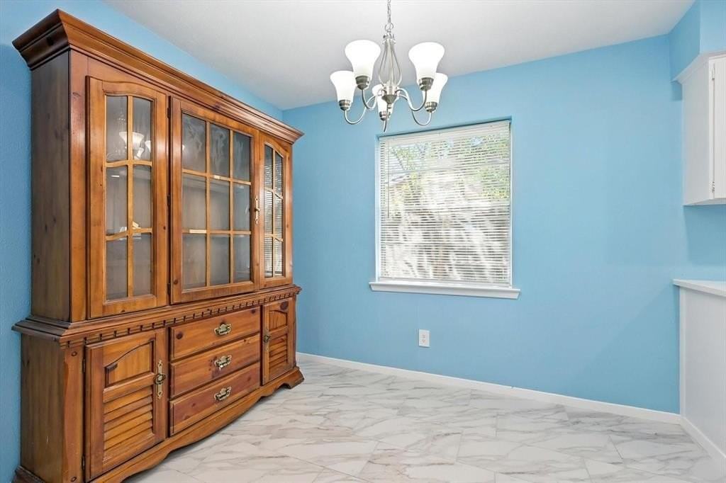 1713 Japonica Ln - Photo 7 of 12