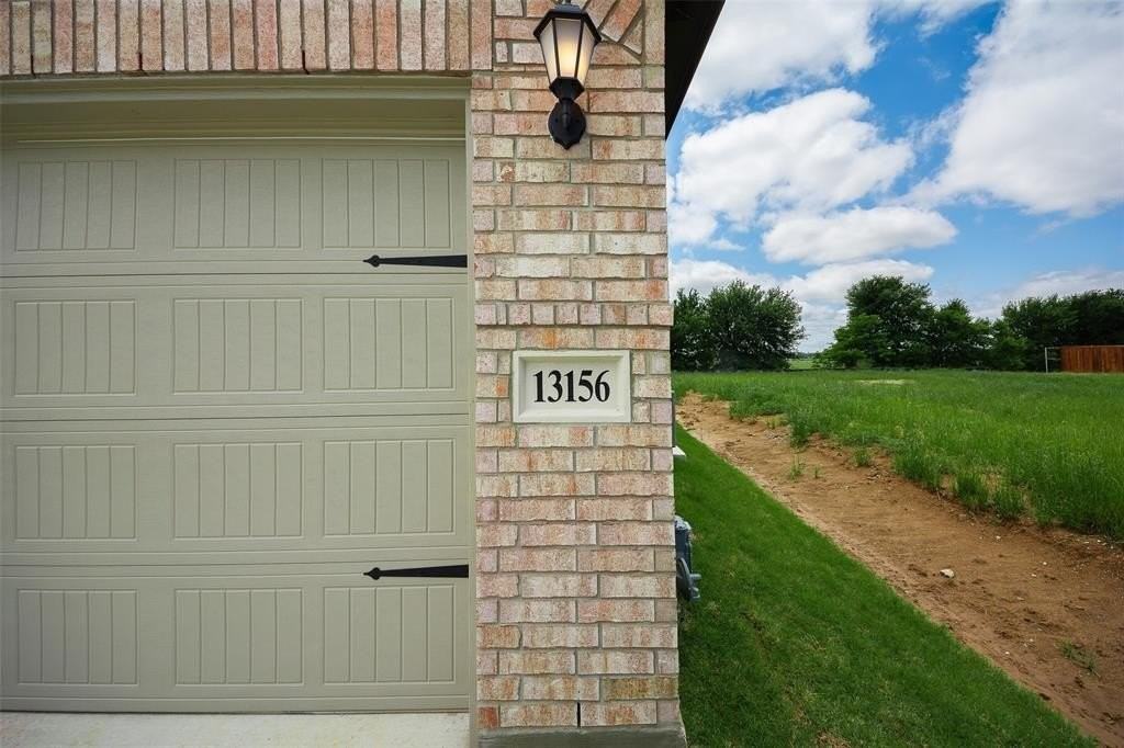 13156 Zion Dr - Photo 2 of 35