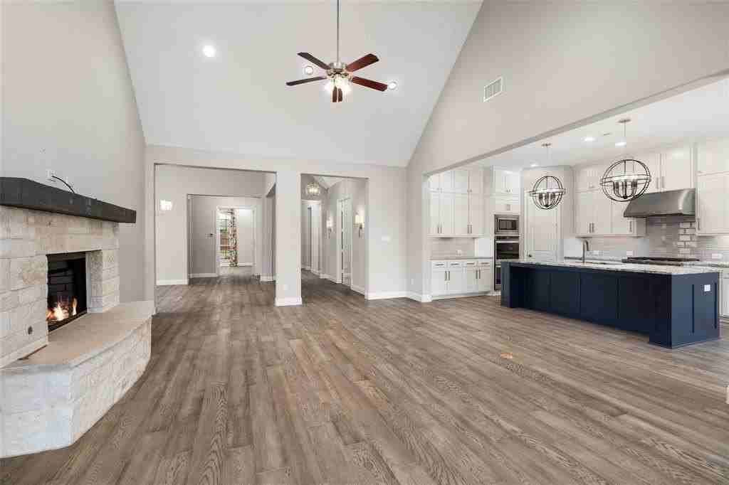 1615 Gardenia St - Photo 7 of 28