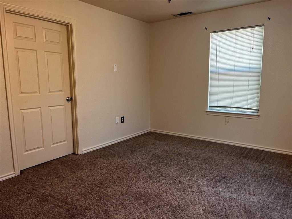 214 E Little St - Photo 4 of 16