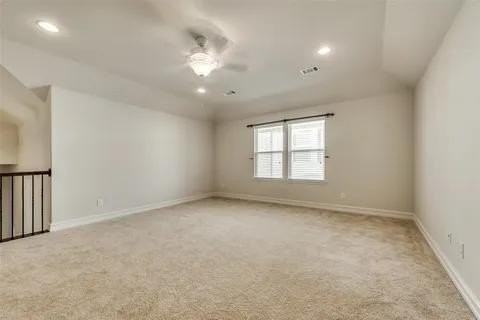 421 Windward Dr - Photo 3 of 40