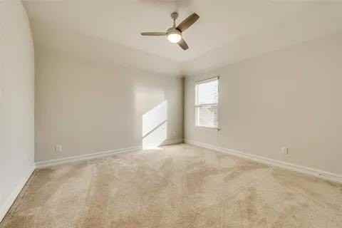 421 Windward Dr - Photo 4 of 40