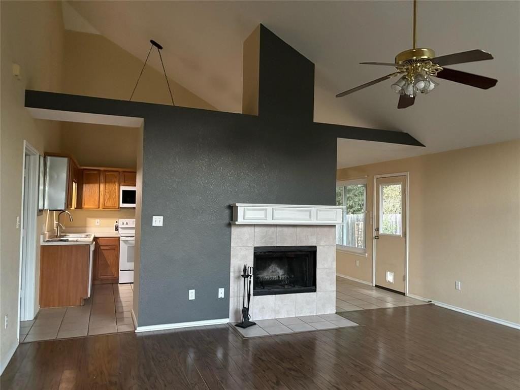 1210 Hidden Oaks Dr - Photo 3 of 14