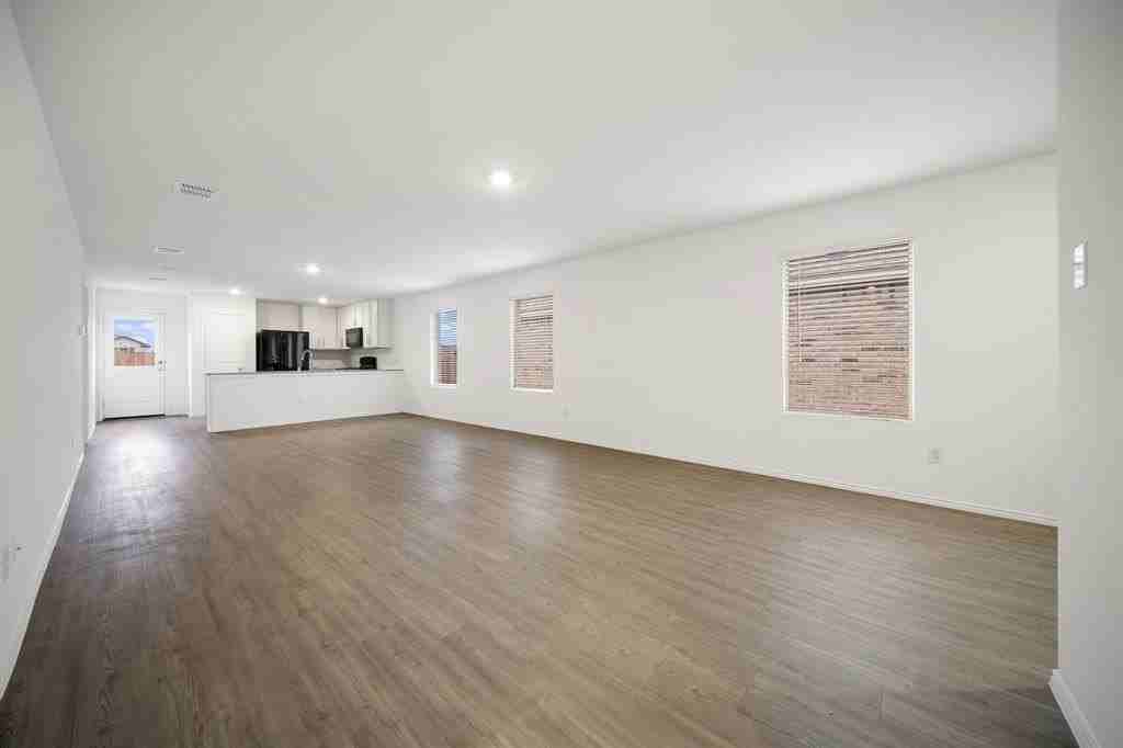 3037 Ashbrook Ln - Photo 4 of 22