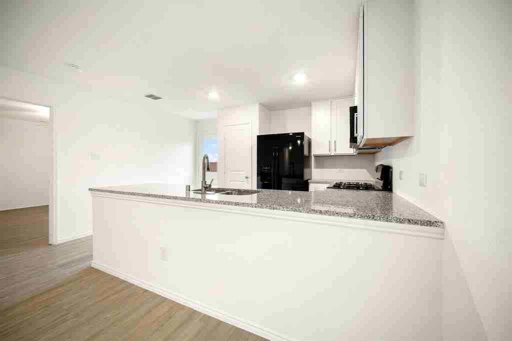 3037 Ashbrook Ln - Photo 7 of 22