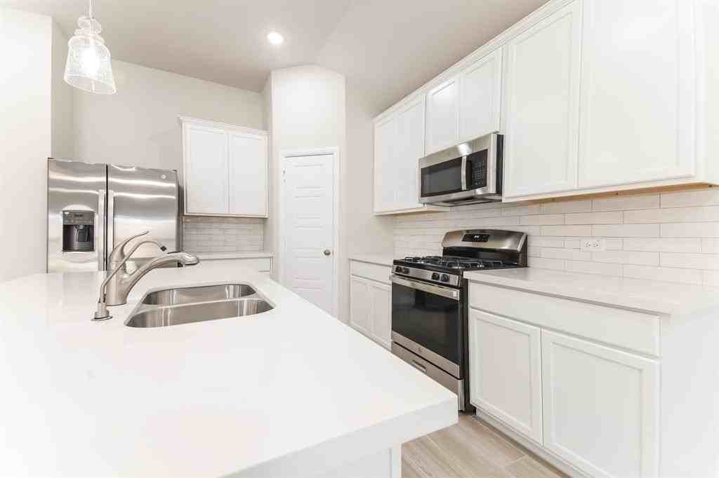 5108 Middlestone Ln - Photo 6 of 19