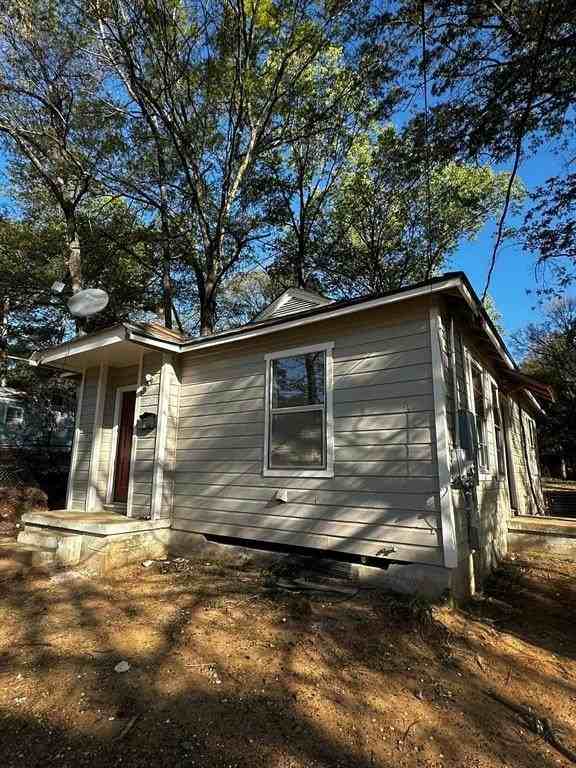 3908 Sumner St - Photo 2 of 12