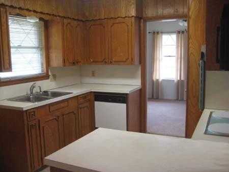 1500 W Baldridge St - Photo 5 of 23