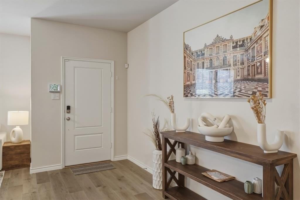 2137 Crooked Bow Dr - Photo 2 of 24