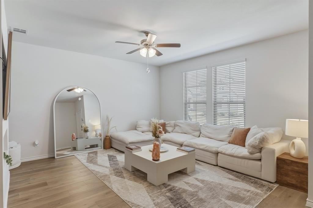 2137 Crooked Bow Dr - Photo 3 of 24