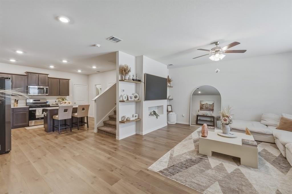 2137 Crooked Bow Dr - Photo 5 of 24