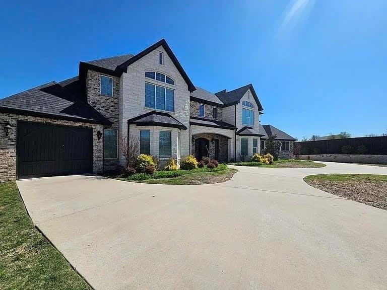 3824 Harvest Glenn St