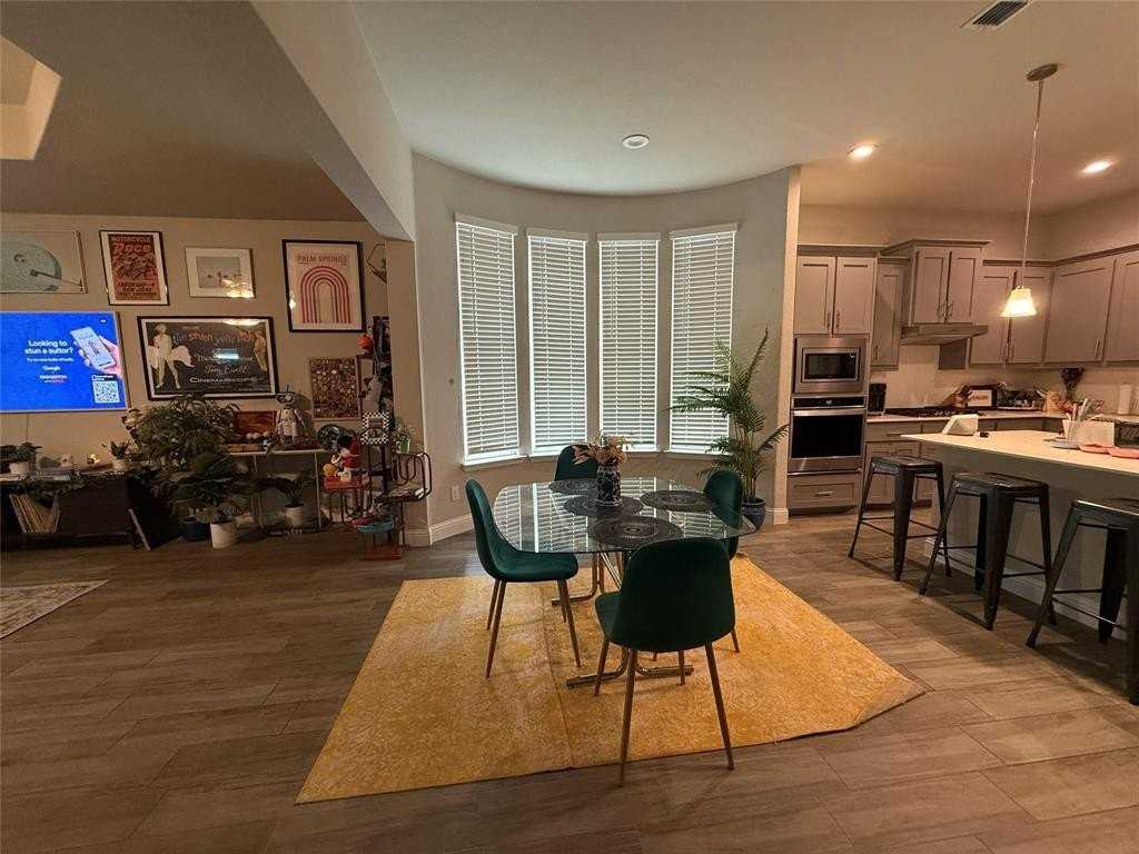 1121 Knightsbridge Rd - Photo 3 of 7