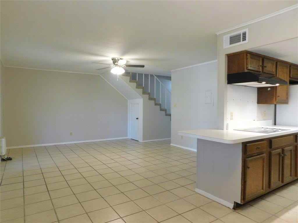 2408 Bernard St - Photo 5 of 21