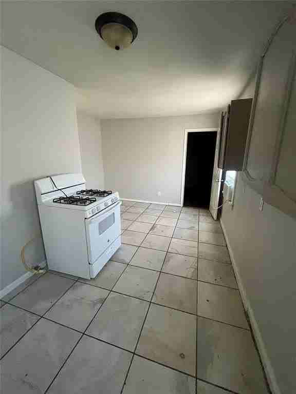 5232 Encino Rd - Photo 4 of 15