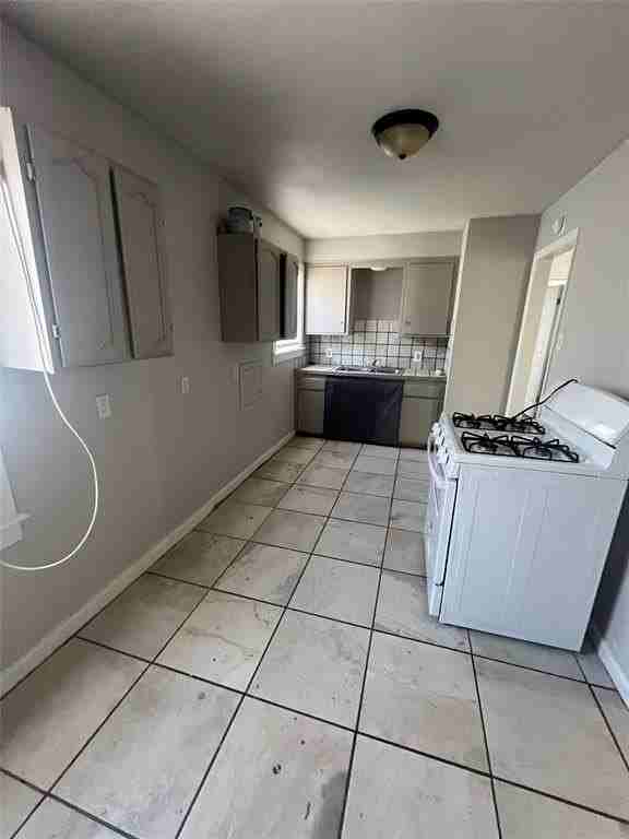 5232 Encino Rd - Photo 5 of 15