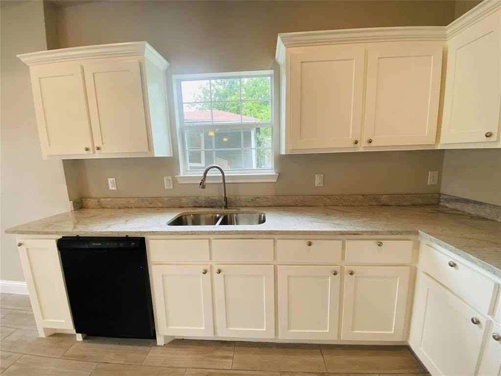 3614 Short St - Photo 6 of 14