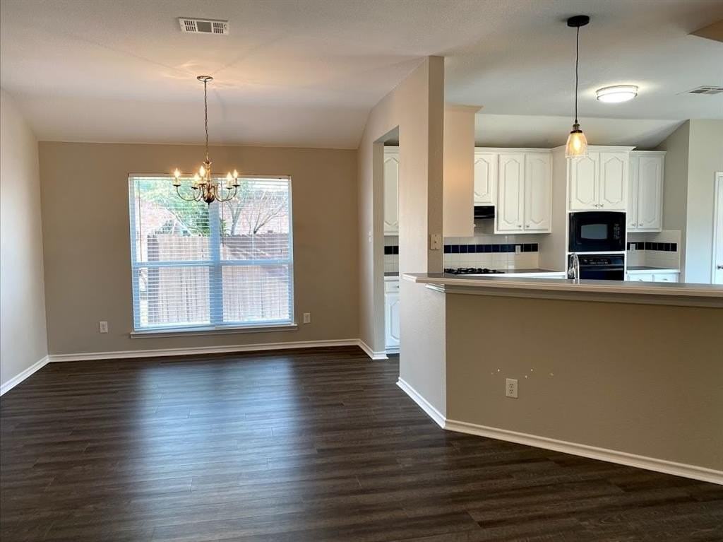 15674 Wrangler Dr - Photo 5 of 19