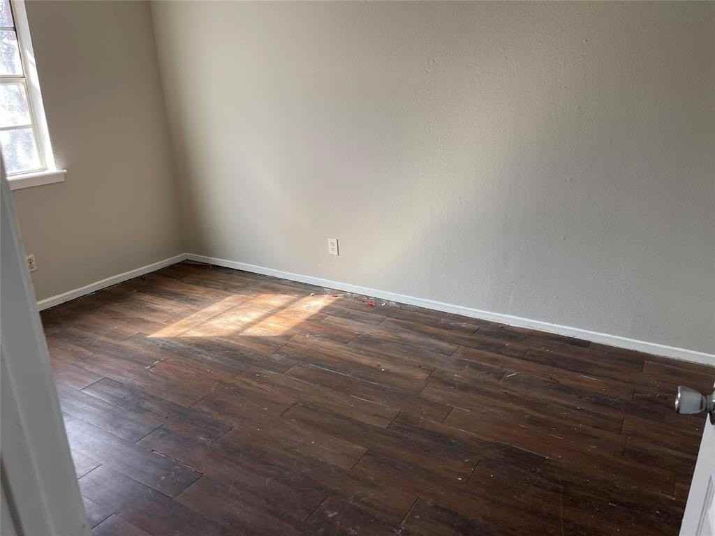 105 Effie Ln - Photo 6 of 8