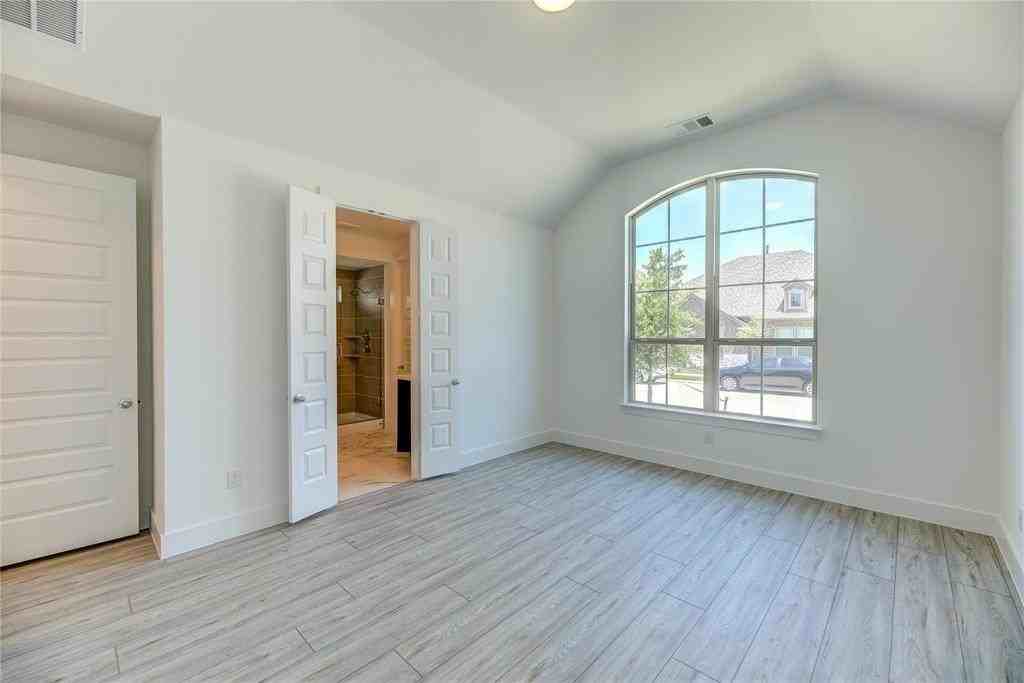 12417 Iveson Dr - Photo 4 of 31