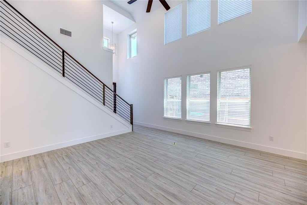 12417 Iveson Dr - Photo 7 of 31