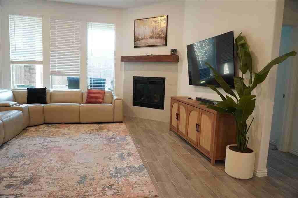 2046 Hollowcreek Trl - Photo 6 of 29