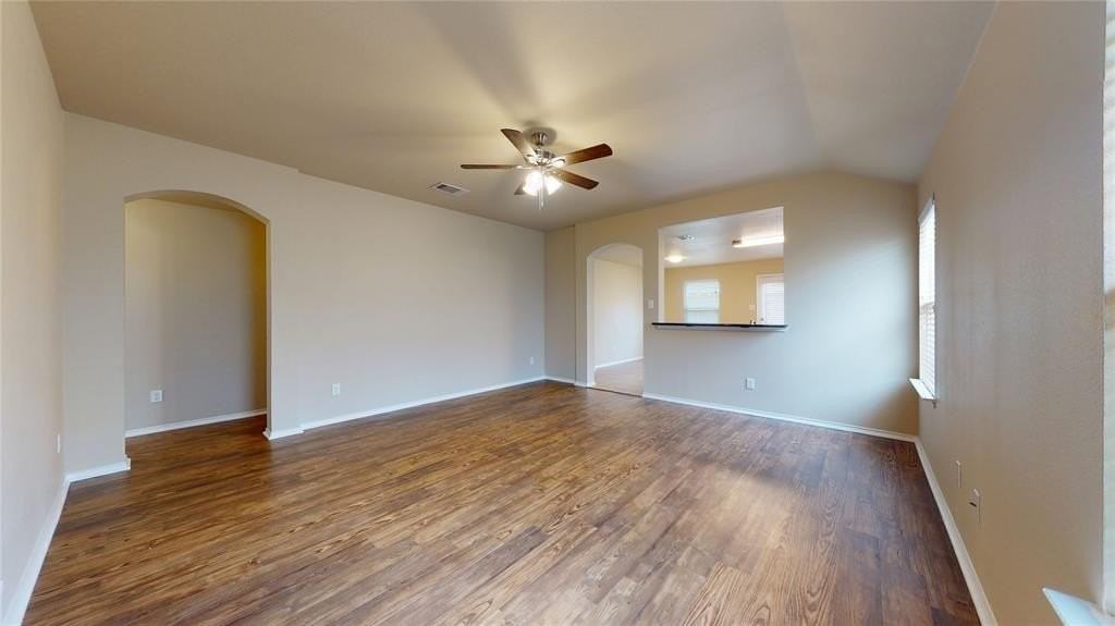 471 Harding Ln - Photo 3 of 19