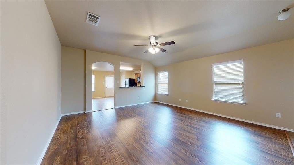 471 Harding Ln - Photo 5 of 19