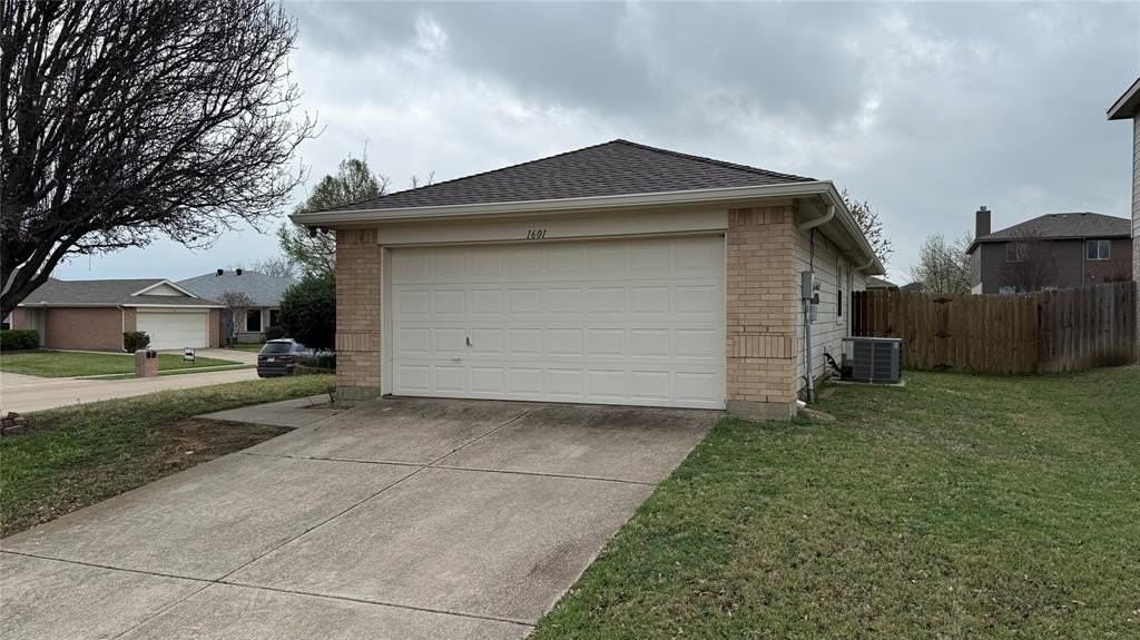 1601 Black Oak Ct - Photo 2 of 22