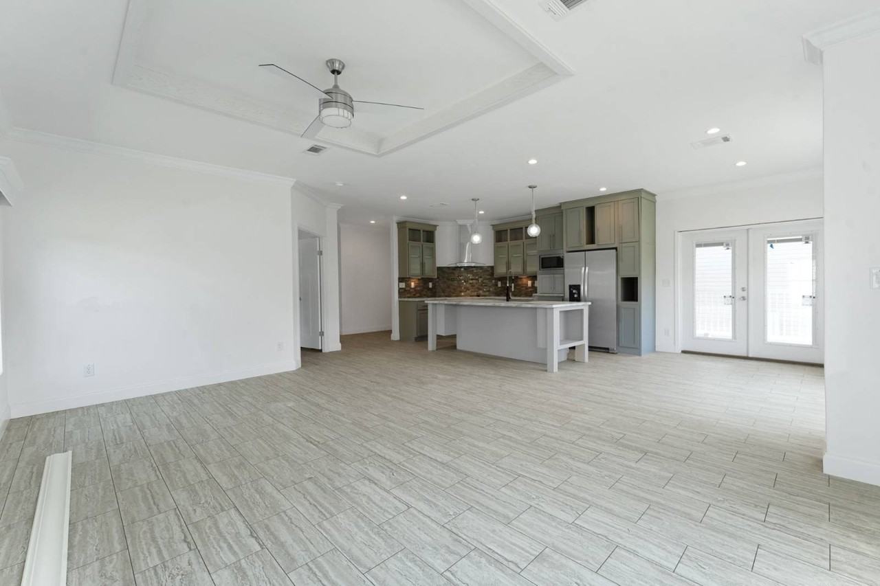 3109 Walden Shores Loop #219 - Photo 7 of 9