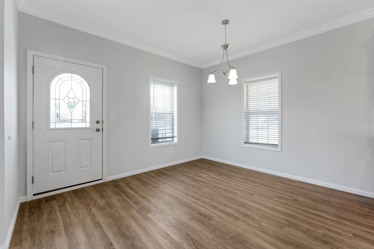 3104 Walden Shores Loop #255 - Photo 3 of 10