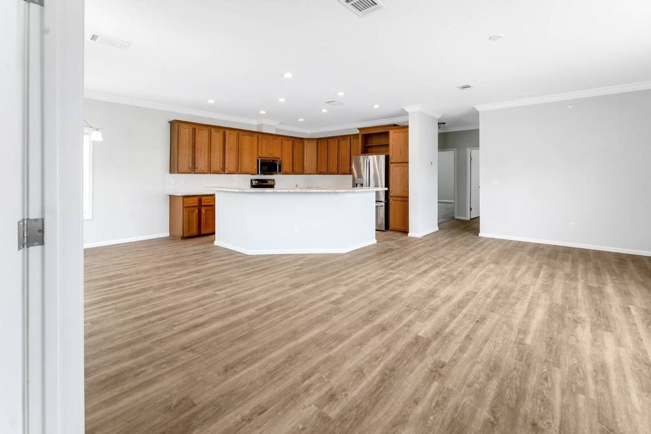 3104 Walden Shores Loop #255 - Photo 4 of 10