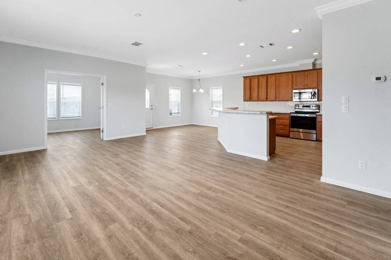 3104 Walden Shores Loop #255 - Photo 5 of 10