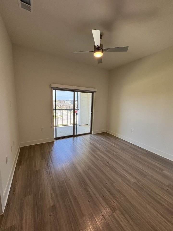 2910 Picadilly Ln #8106 - Photo 3 of 8