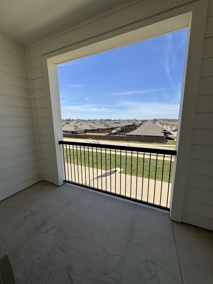 2910 Picadilly Ln #8106 - Photo 4 of 8