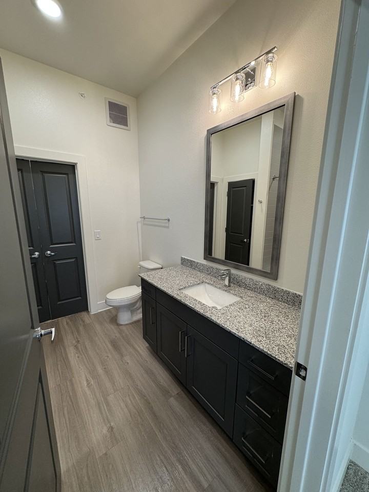 2910 Picadilly Ln #8106 - Photo 7 of 8